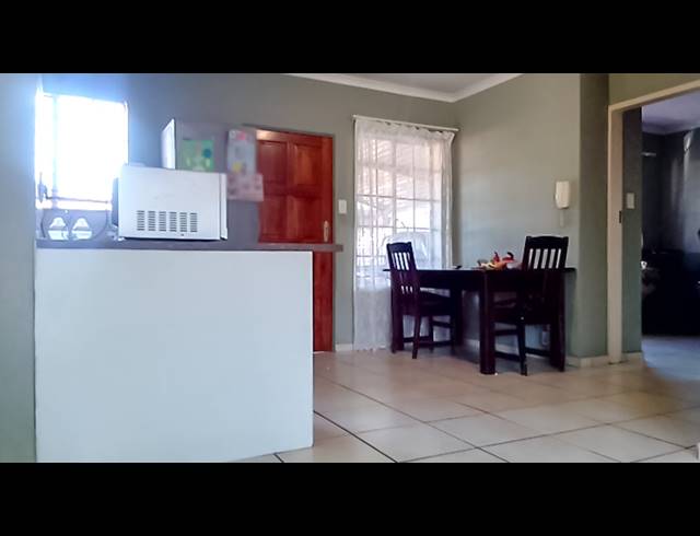 2 BEDROOM TOWNHOUSE FOR SALE IN ANNLIN